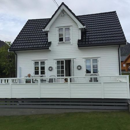 Villa Utsiktsperle Pa Reine I Lofoten Exterior foto